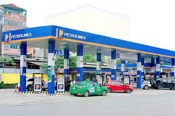 Hành động "nã đạn" trước cửa hàng xăng dầu bị xử phạt thế nào?