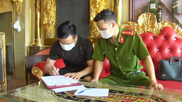 Xử phạt chủ cơ sở kinh doanh không thực hiện phòng, chống dịch COVID 